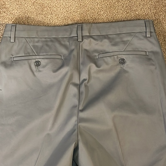 Calvin Klein gray dress pants size 33 x 32, excellent used condition - Picture 4 of 4